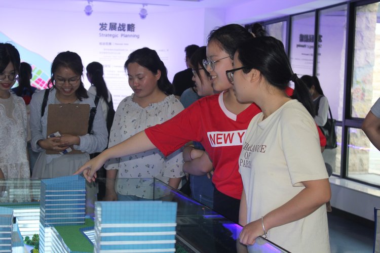 说明: //cms-bucket.nosdn.127.net/2018/06/14/1e9840715218458992b1f46efe073754.png?imageView&thumbnail=750x0&quality=85&type=jpg&interlace=1