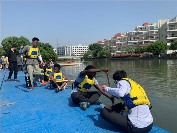 技术分解训练。图源：亚洲无码
