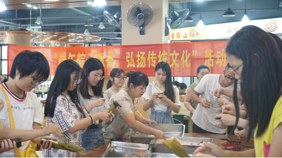 说明: //wztv.66wz.com/pic/003/005/082/00300508240_92129df9.png